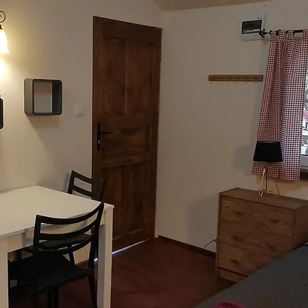 Osada Pod Czerwonym Dębem Domek letniskowy
