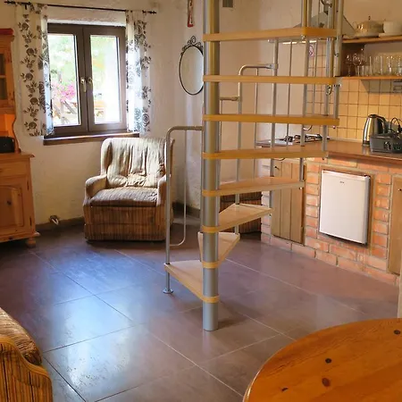 Osada Pod Czerwonym Dębem Jastrzębia Góra