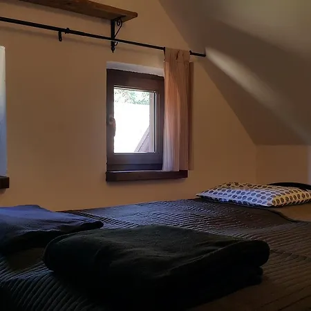 Orman Evi Osada Pod Czerwonym Debem - Czarny Mlyn