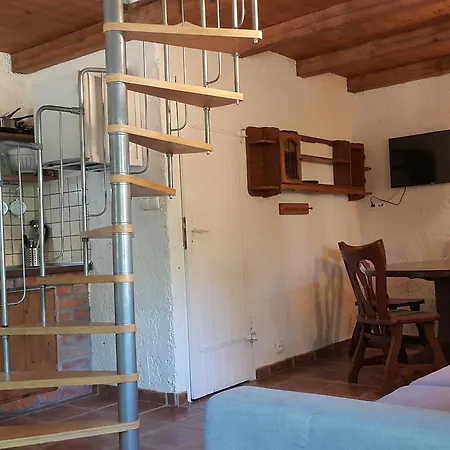 Osada Pod Czerwonym Dębem *