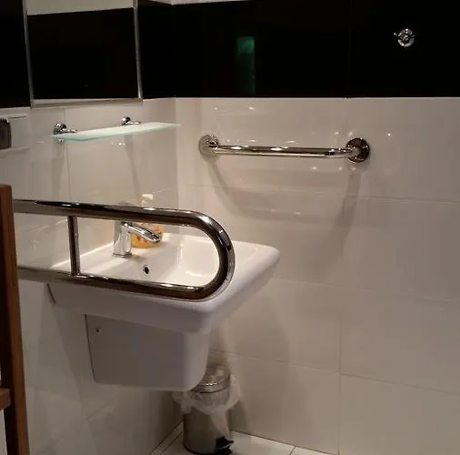 Osada Pod Czerwonym Debem - Czarny Mlyn Chata *