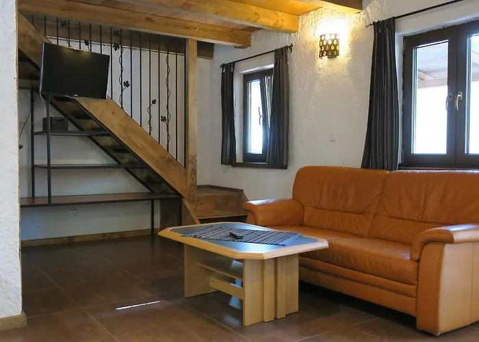 Chata Osada Pod Czerwonym Debem - Czarny Mlyn *