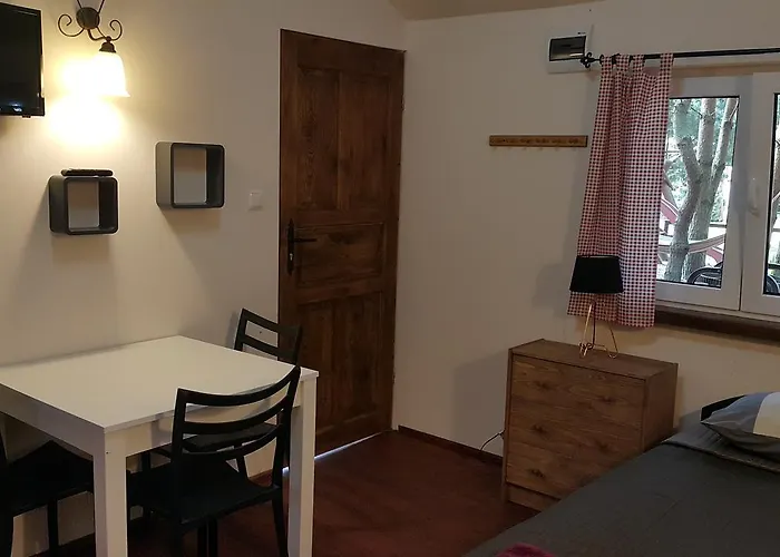 Osada Pod Czerwonym Debem - Czarny Mlyn Jaktstuga