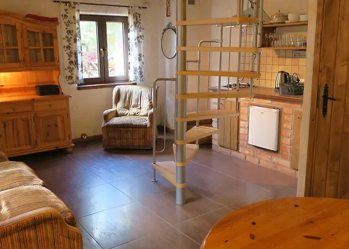 Osada Pod Czerwonym Debem - Czarny Mlyn Jastrzębia Góra