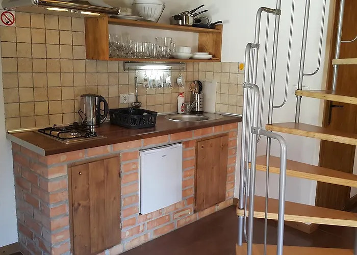 Osada Pod Czerwonym Debem - Czarny Mlyn Jastrzębia Góra