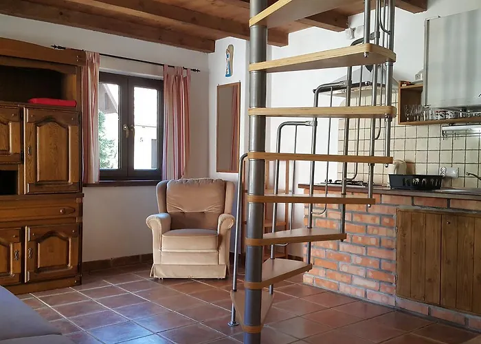 Osada Pod Czerwonym Debem - Czarny Mlyn Jastrzębia Góra