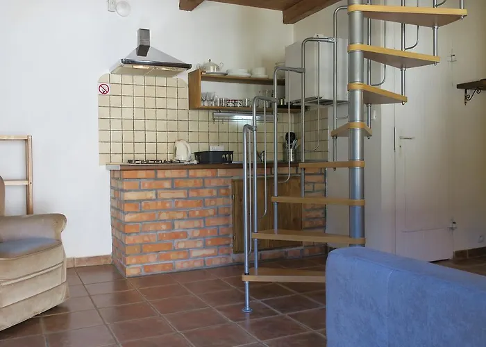 Osada Pod Czerwonym Debem - Czarny Mlyn Chata Jastrzębia Góra