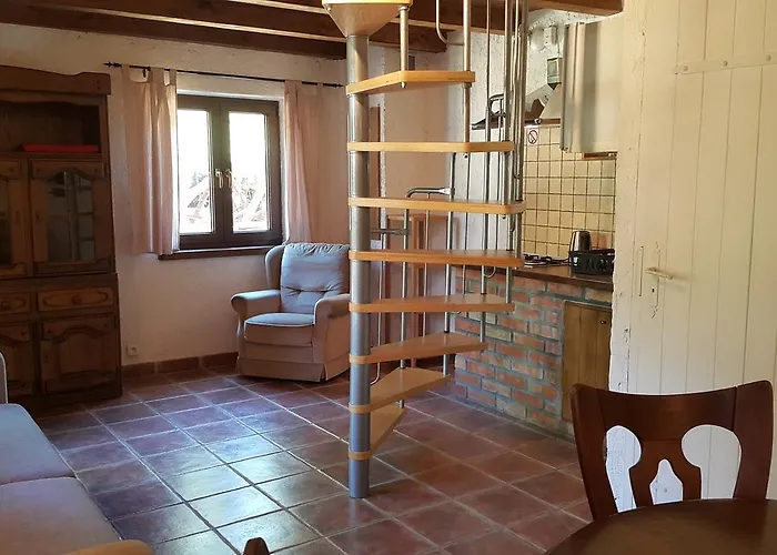 Osada Pod Czerwonym Debem - Czarny Mlyn Jastrzębia Góra